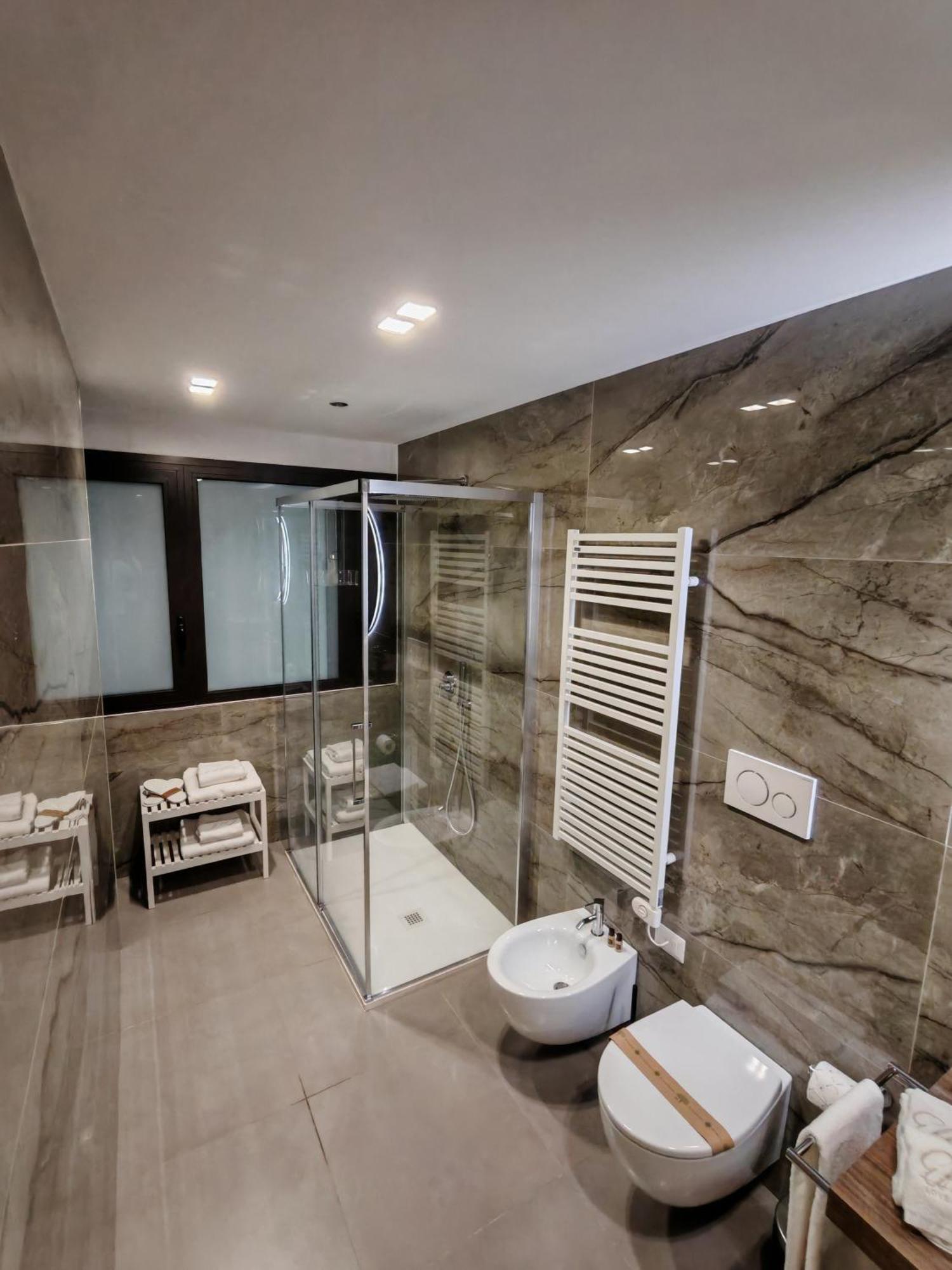 Effe4 Lovely Room Bari Exterior foto